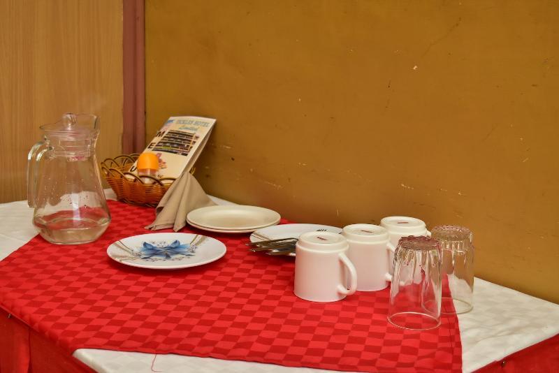 Tickles Hotel Nyeri Exteriör bild